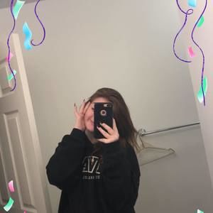 Meet your Posher, Mackenzie